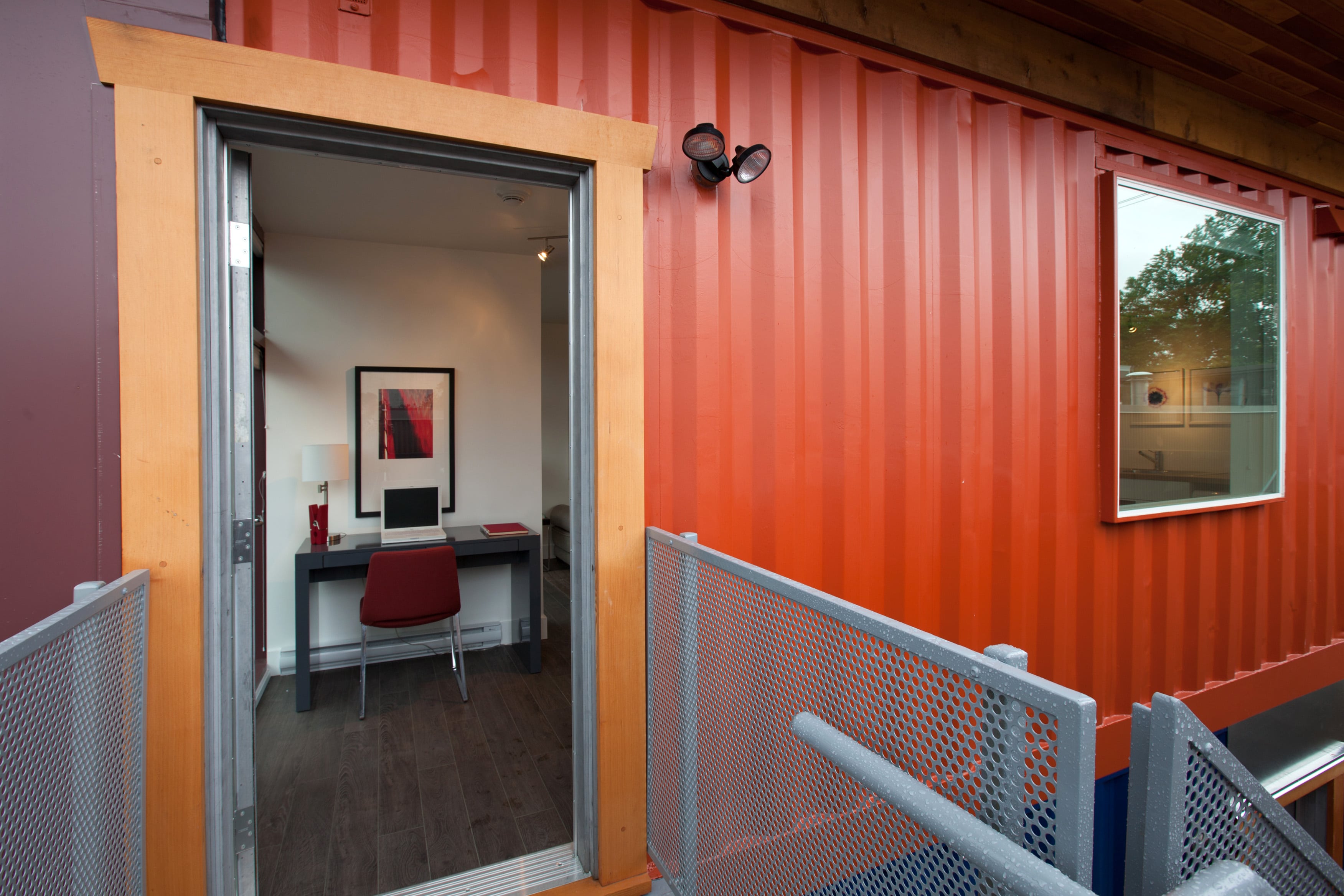 Oneesan Container Housing Project Report